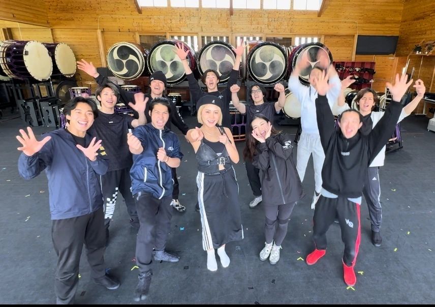 DRUM TAO cast with Lily Lu 盧栗莉